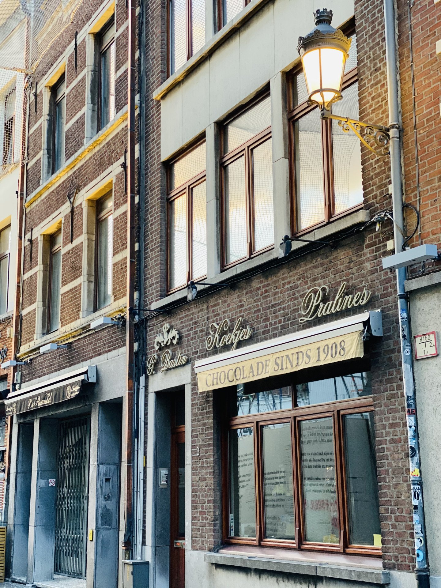 Kot Antwerpen Appartement van 75 m2 aan de Blauwmoezelstraat voor €