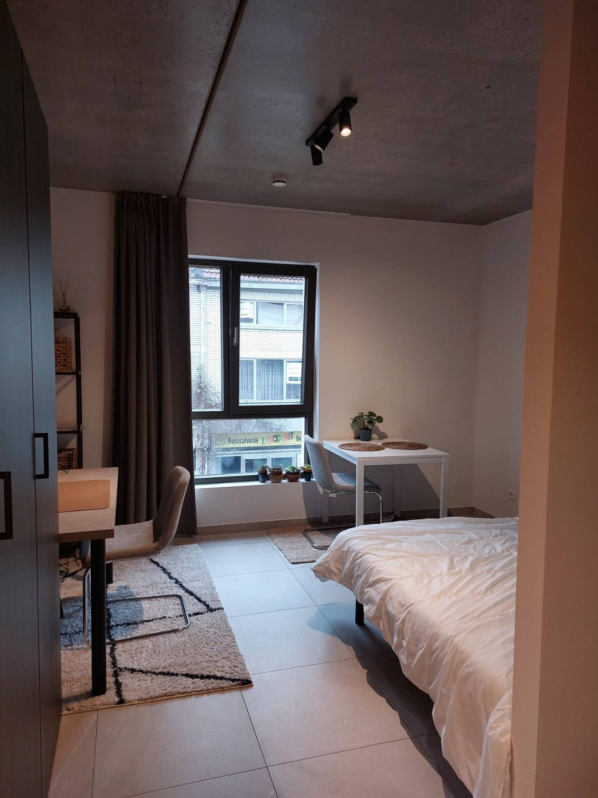 Ghent-Dampoortstraat-6of15