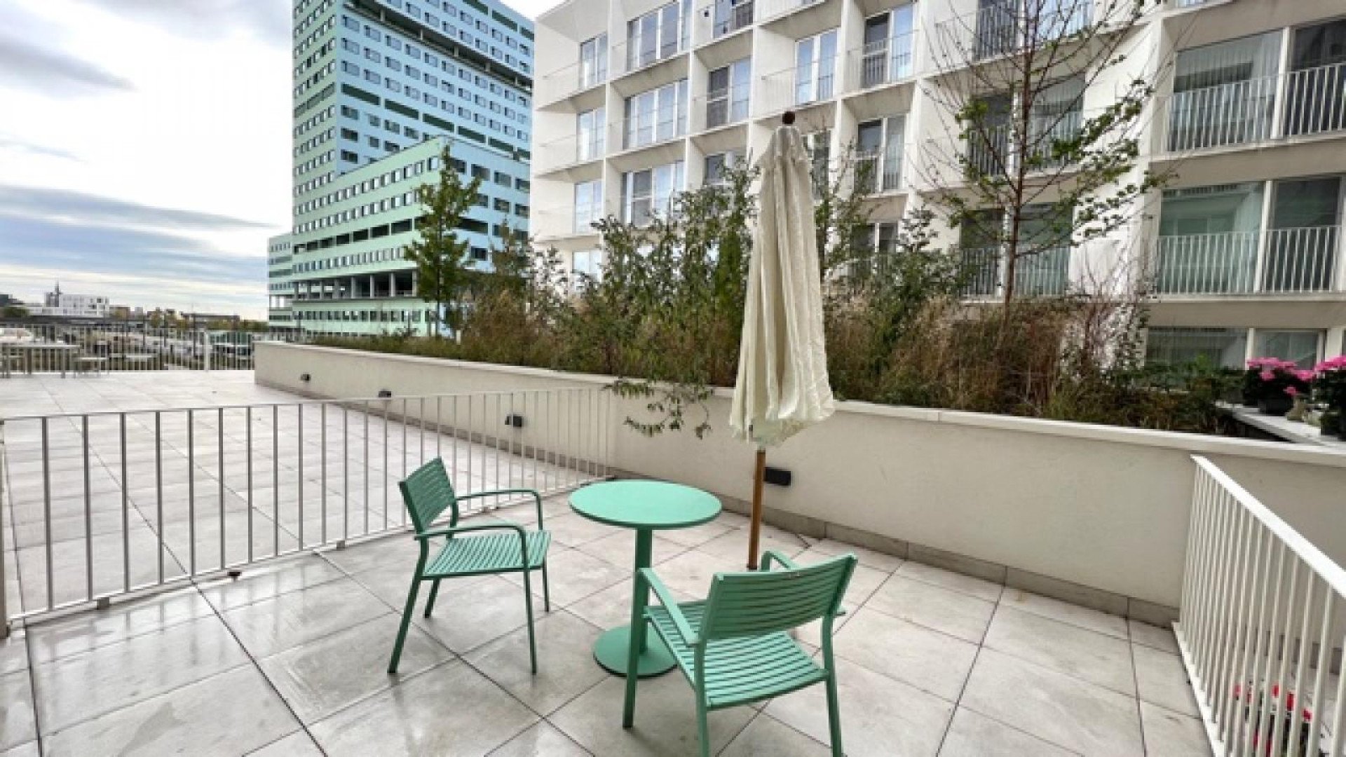 Kot Antwerpen Appartement van 85 m2 aan de Rigastraat voor € 1425 per