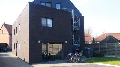 Kot - in groter (studenten)complex - Rauwelkoven - Geel - thumbnail