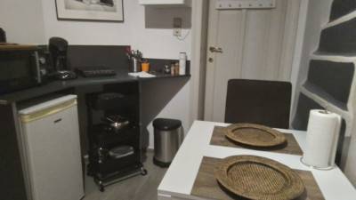 Studio - Place Guido Gezelle - Ganshoren - thumbnail