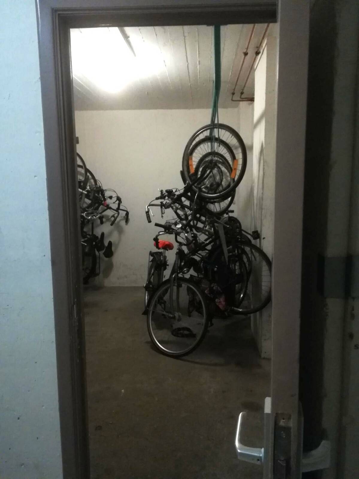 Wilrijk (Antwerpen)-Sporthalplein-8of9