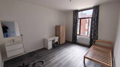 Room - in house or flat - Maarschalk Fochlaan - Schaarbeek - thumbnail