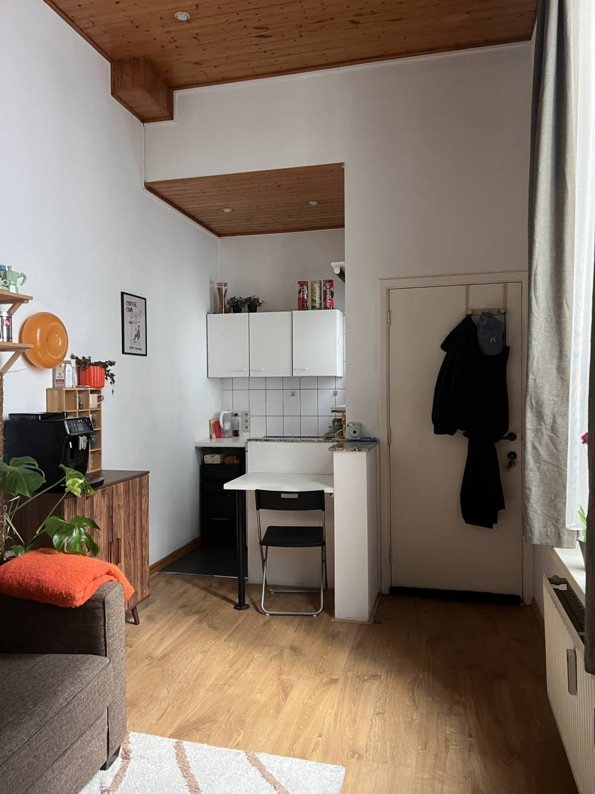 Antwerpen-Aalmoezenierstraat-1of9