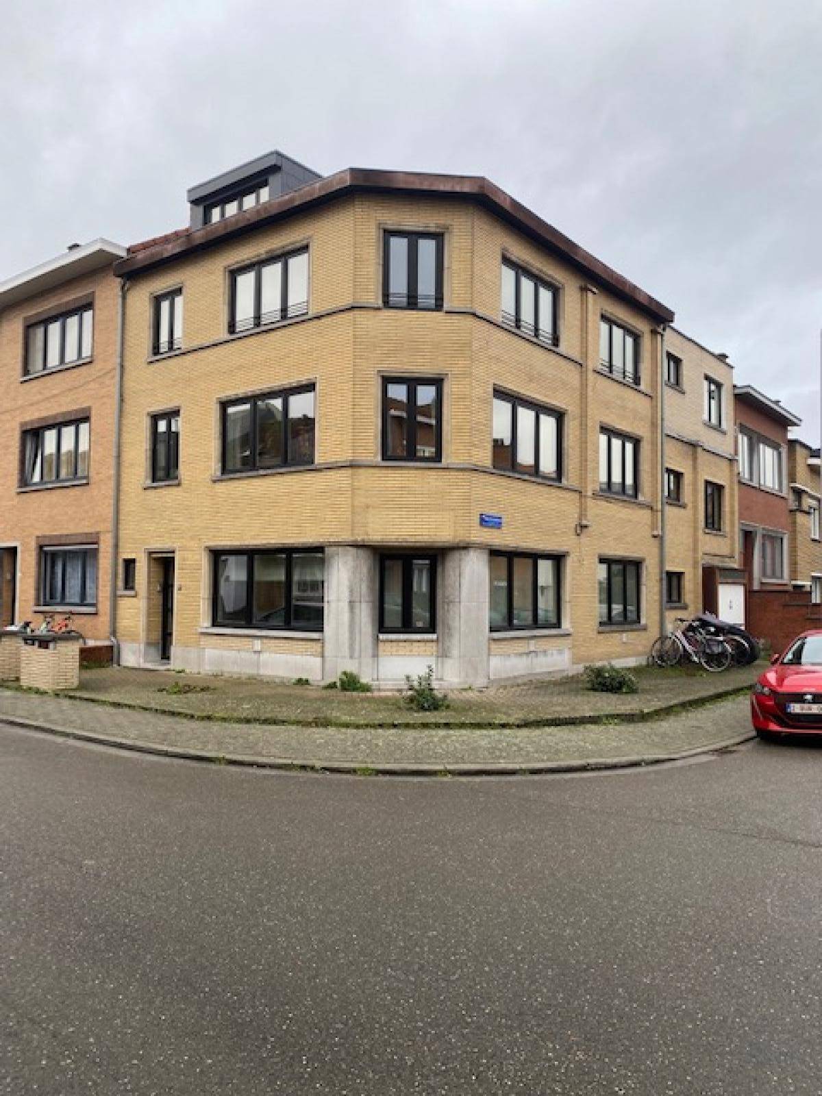 Kessel Lo (Leuven)-Peter Benoitlaan-1of11